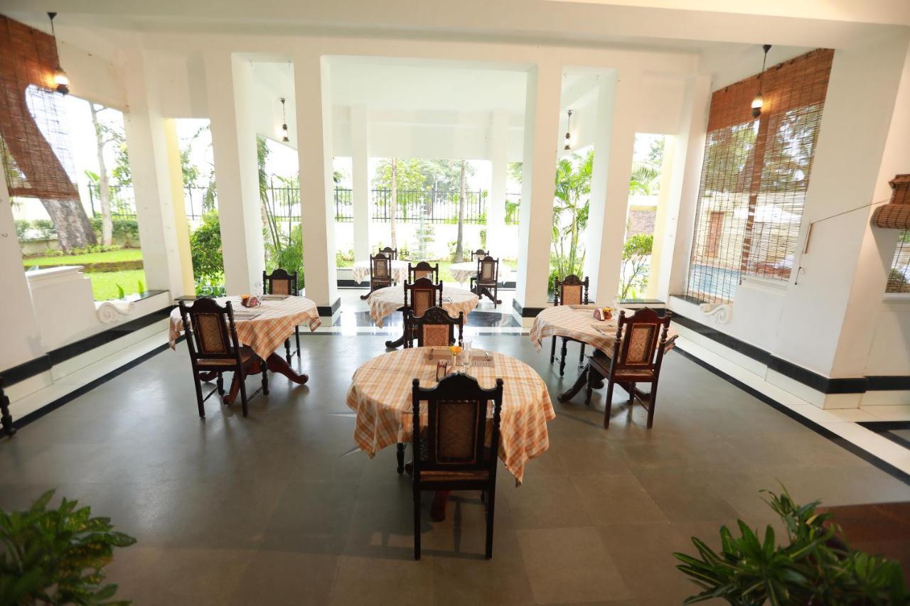 Amritara The Poovath Beachfront Heritage, Fort Kochi Exterior photo