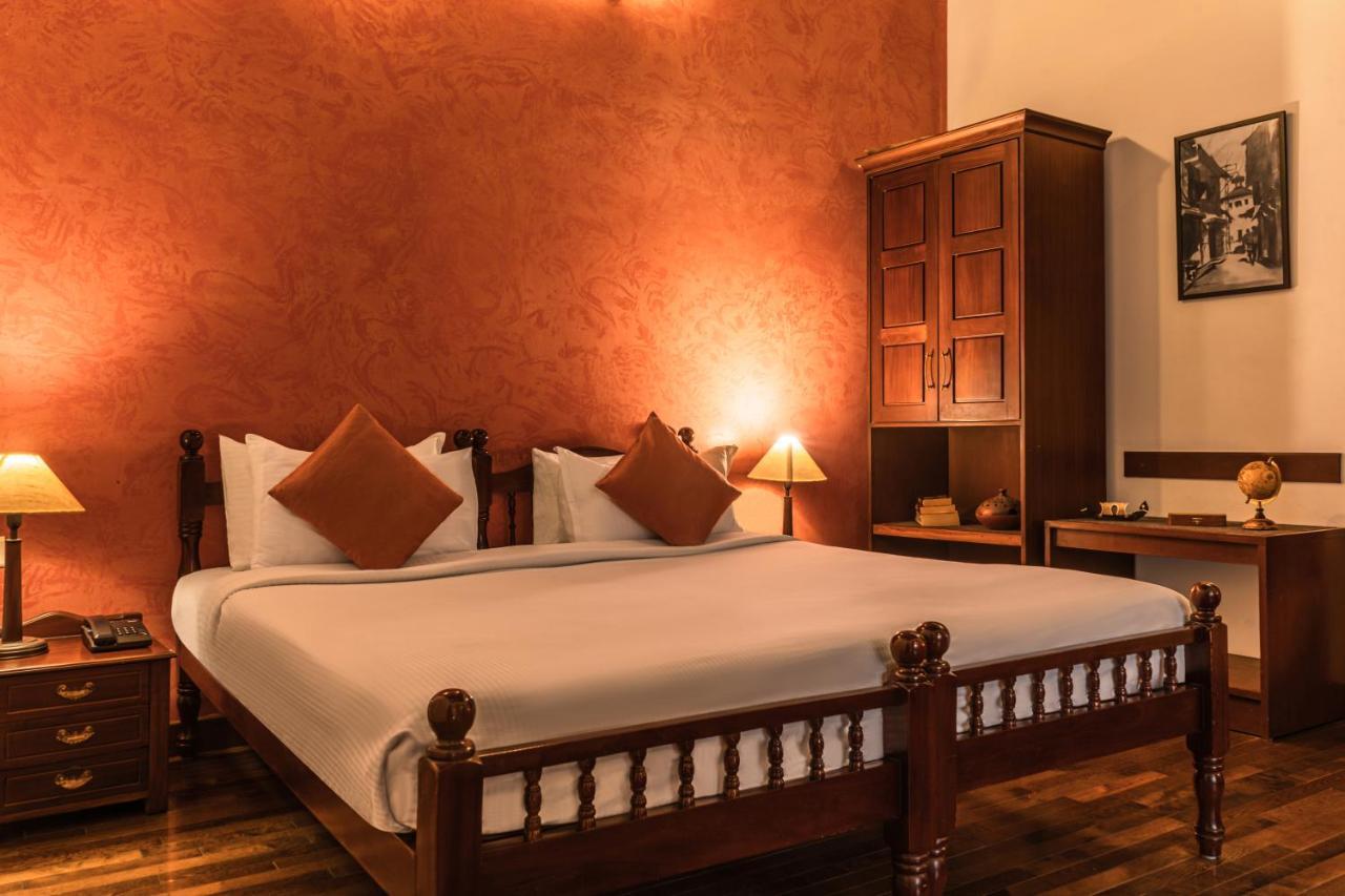 Amritara The Poovath Beachfront Heritage, Fort Kochi Exterior photo